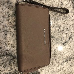 Michael Kors Kora Wallet